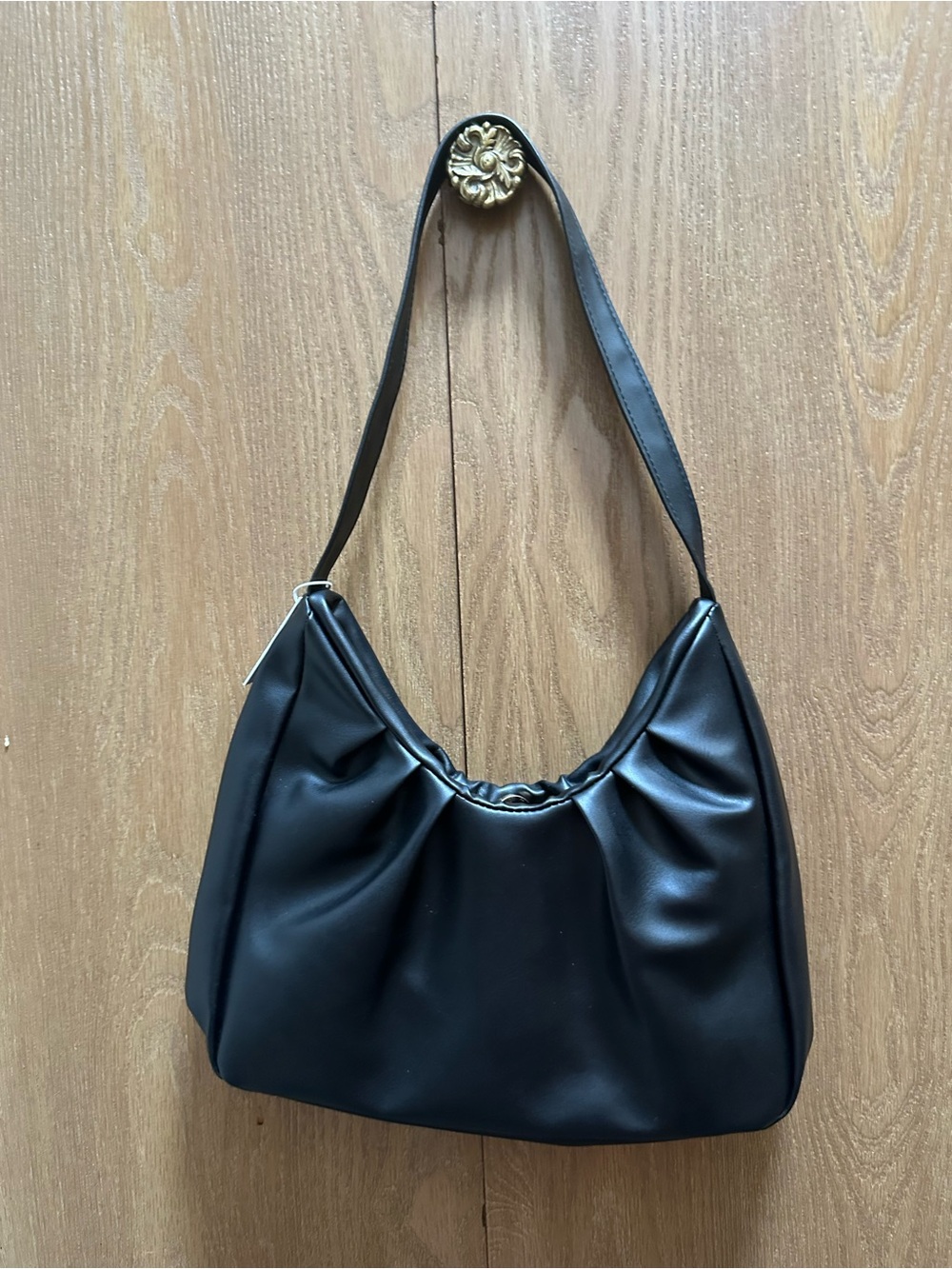 Classic Black Shoulder Bag - Sleek Minimalist Womens Handbag